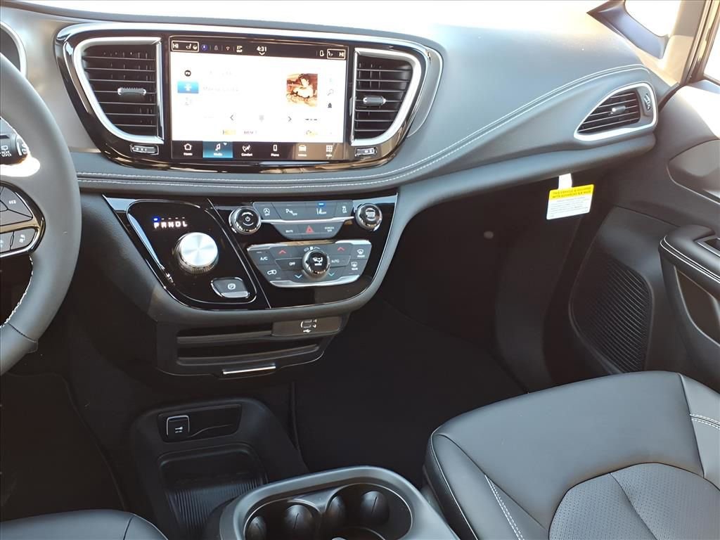 New 2026 Chrysler Pacifica Select w/ S Appearance Package image 15
