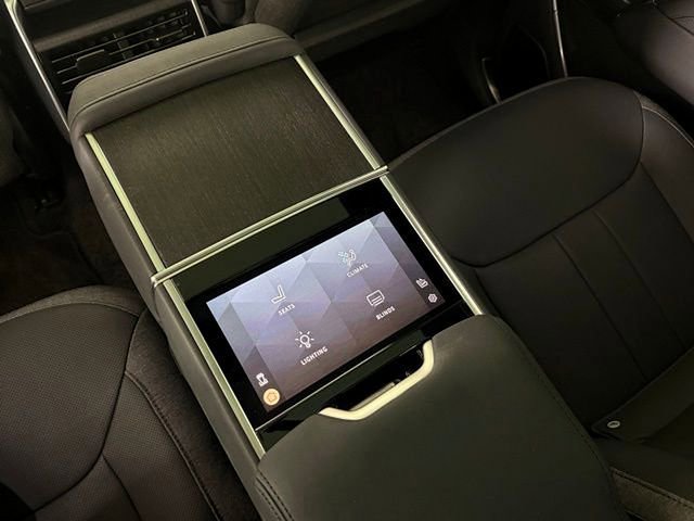 New 2025 Land Rover Range Rover SE image 23