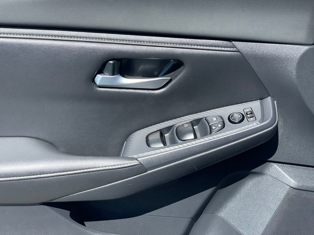 Certified 2021 Nissan Sentra SV FWD image 13
