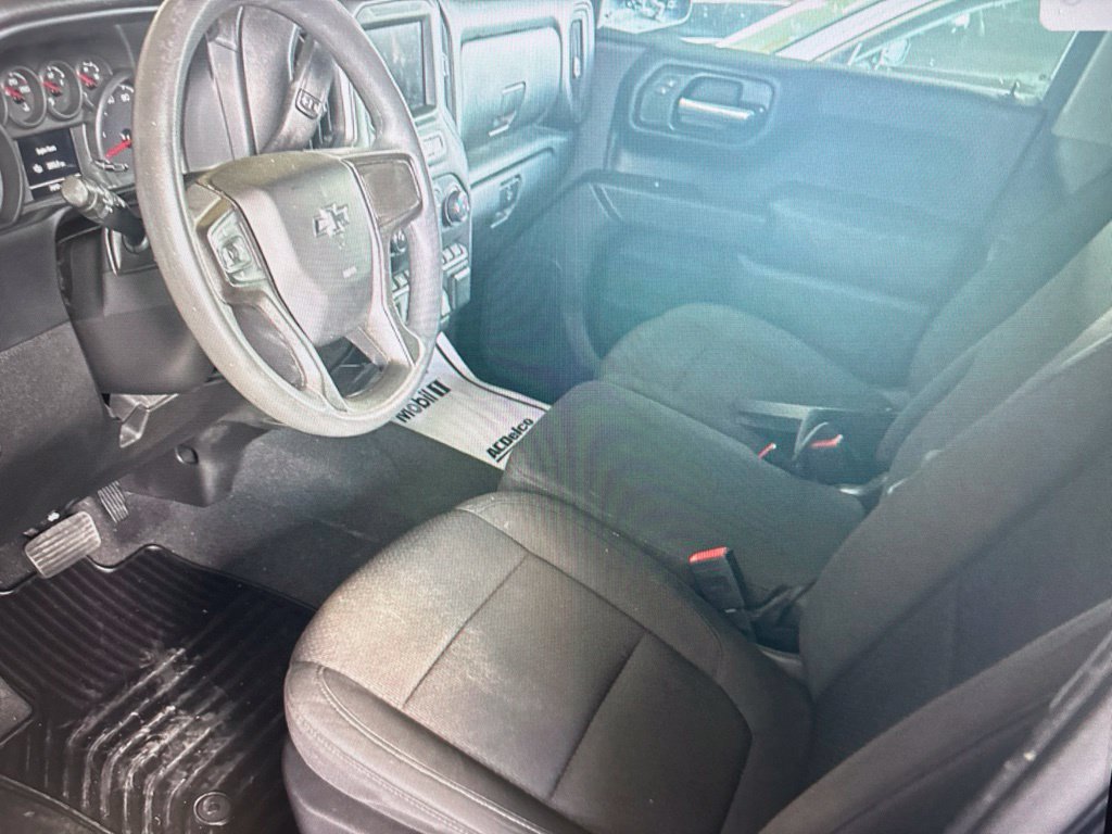 Used 2021 Chevrolet Silverado 1500 Custom w/ Rally Edition RWD image 3