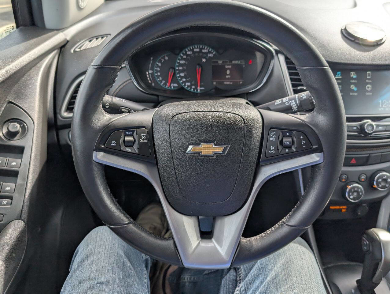 Used 2017 Chevrolet Trax LT w/ LT Convenience Package image 18