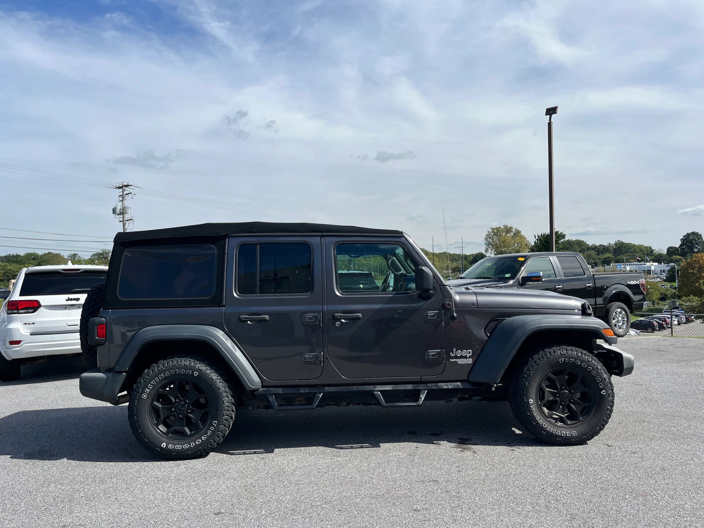 Used 2018 Jeep Wrangler Unlimited Sport S AWD/4WD image 5