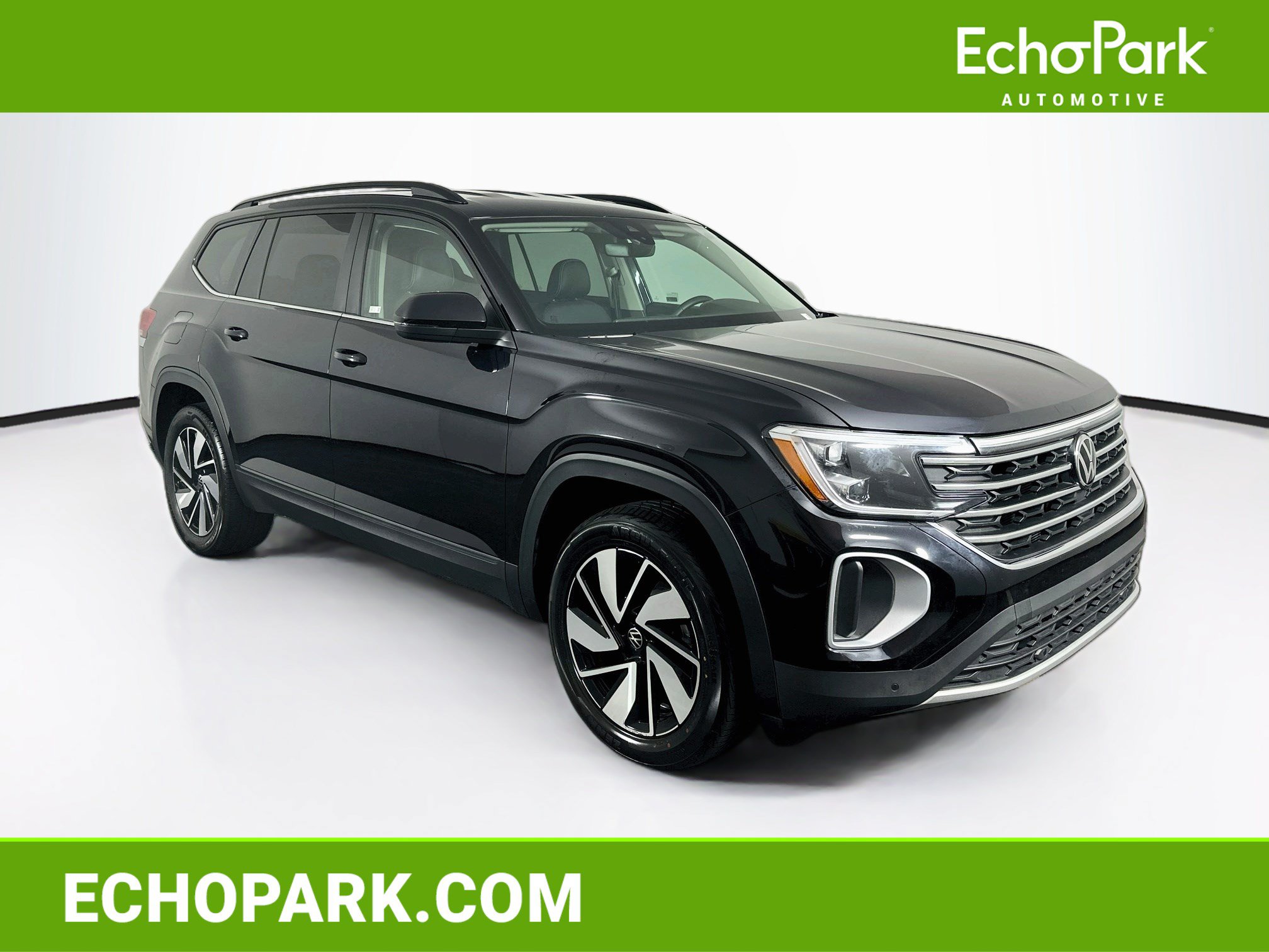 Used 2025 Volkswagen Atlas SE FWD image 1