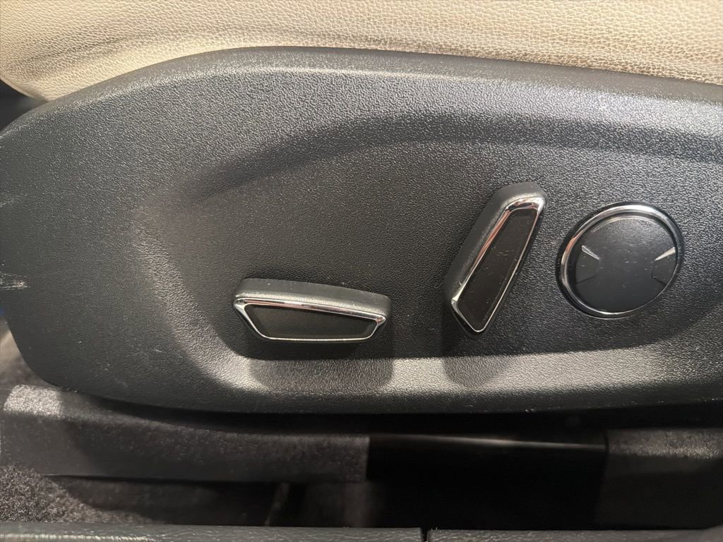 Used 2017 Ford Fusion Energi Titanium image 32