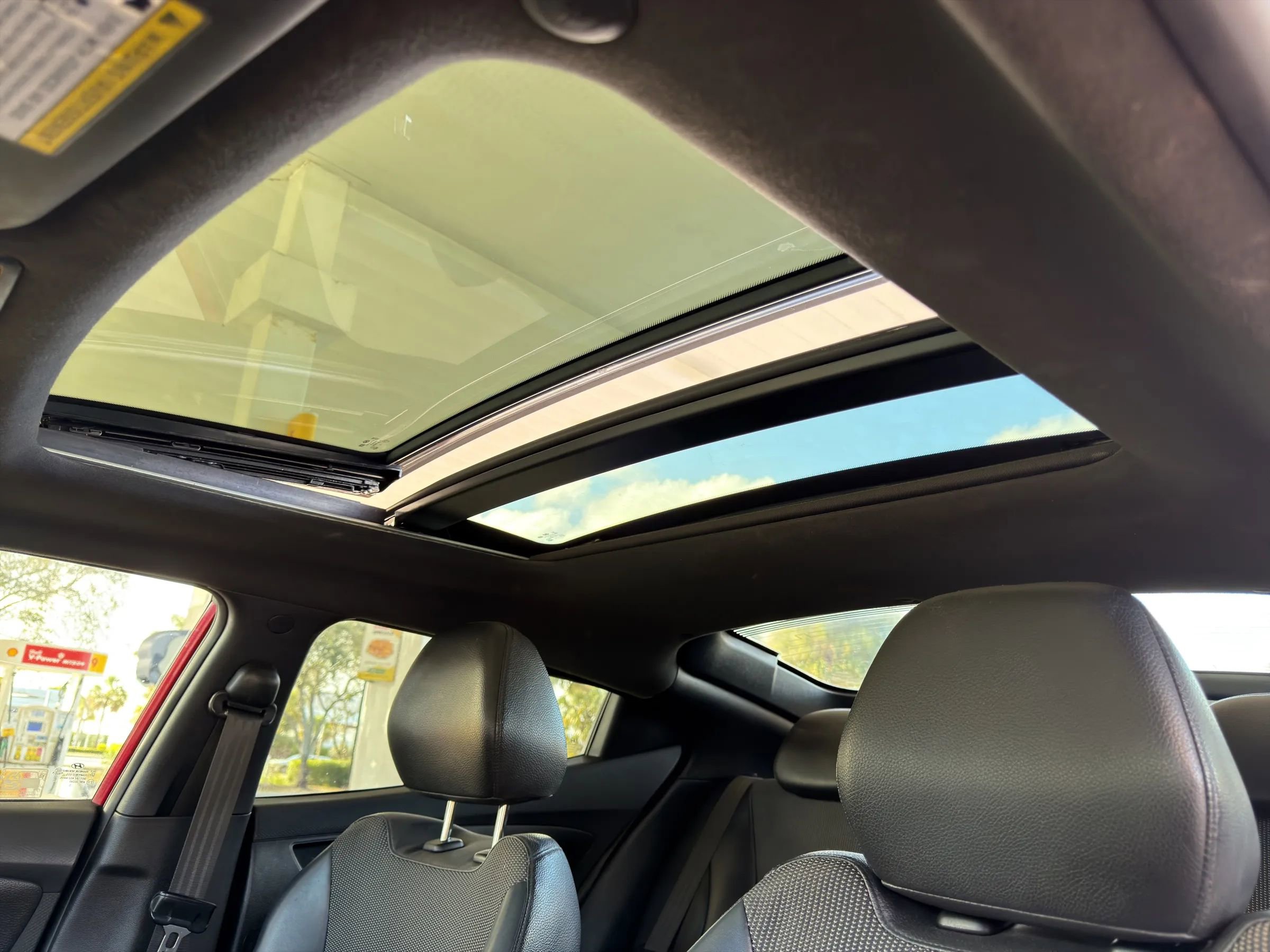 Used 2016 Hyundai Veloster w/ Option Group 02 image 34