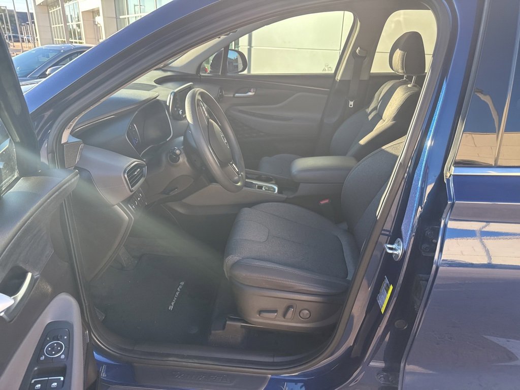 Used 2019 Hyundai Santa Fe SEL image 3