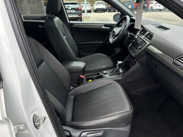 Certified 2023 Volkswagen Tiguan SE R-Line AWD/4WD image 35