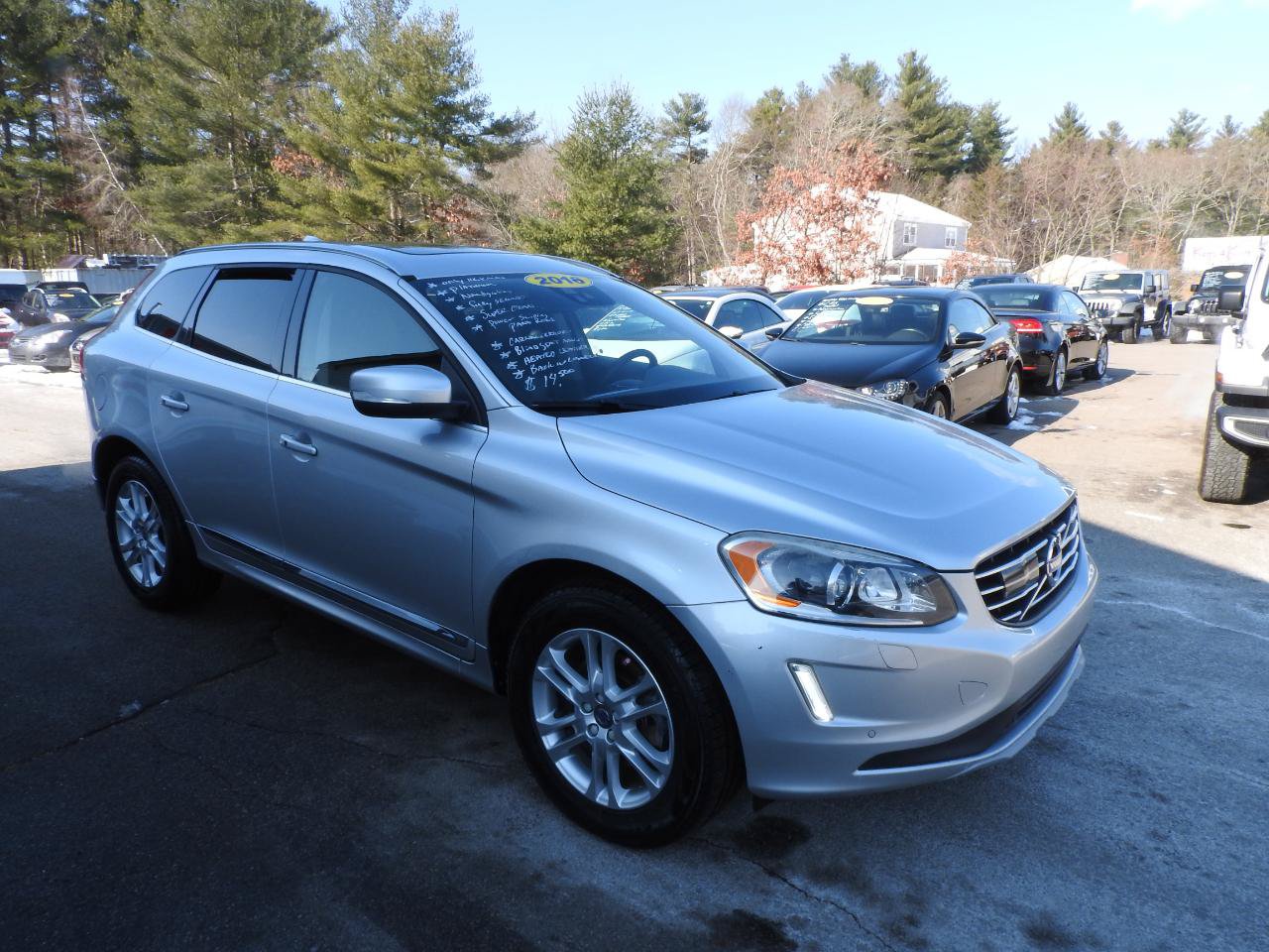 Used 2016 Volvo XC60 T5 Platinum w/ Climate Package AWD/4WD image 2