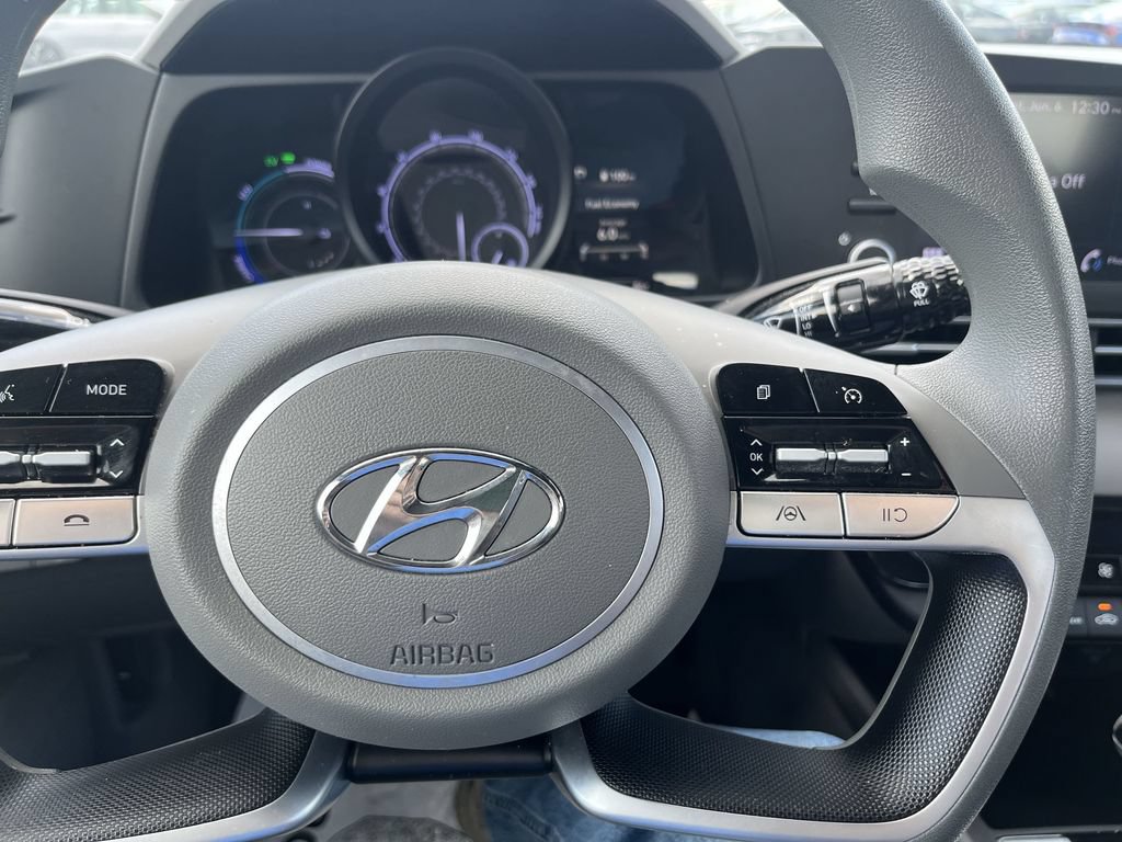 Used 2023 Hyundai Elantra Blue FWD image 21