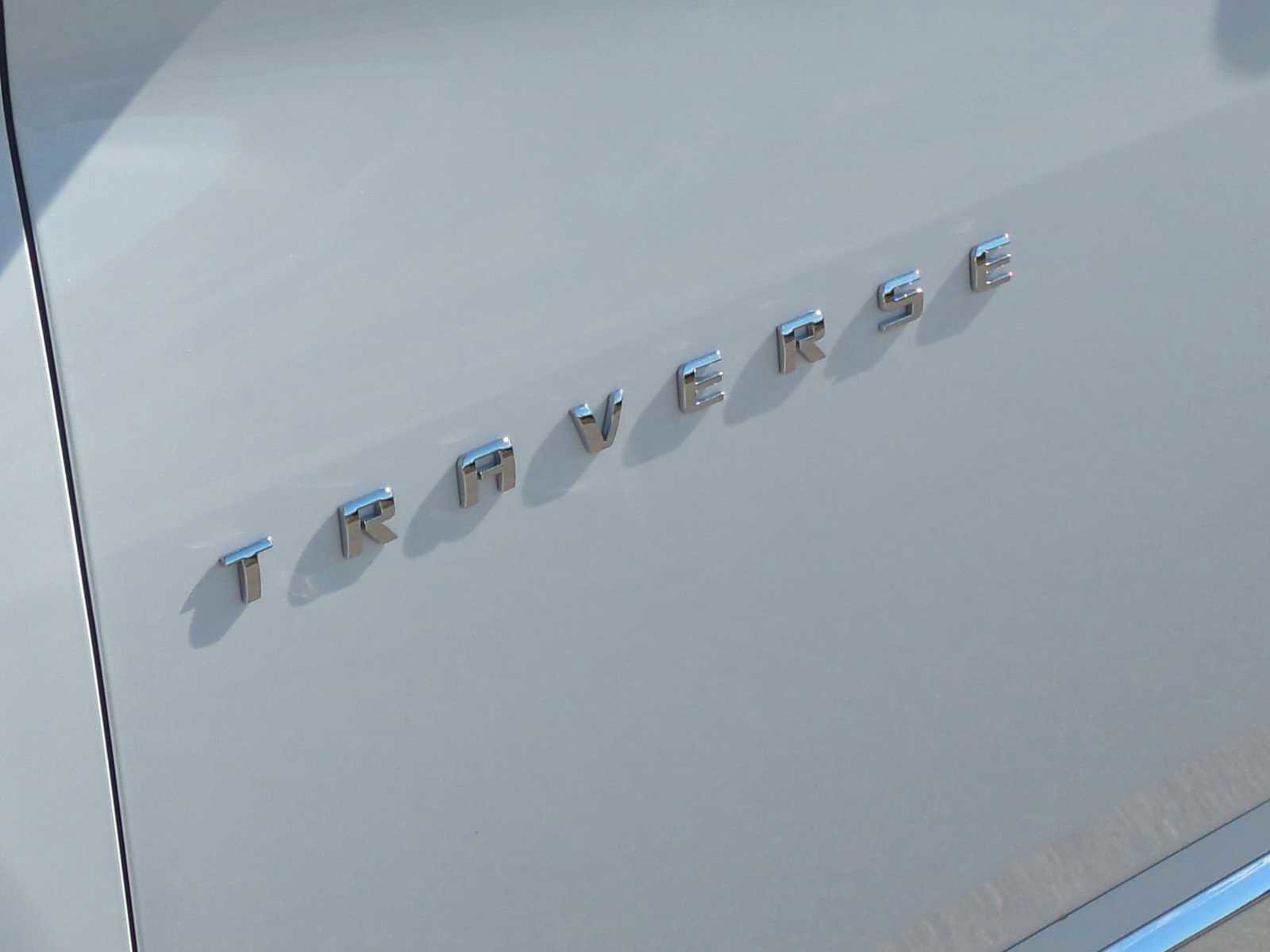 Used 2023 Chevrolet Traverse Premier image 32