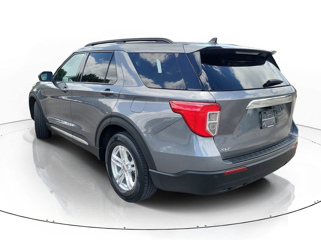 Used 2023 Ford Explorer XLT RWD image 3