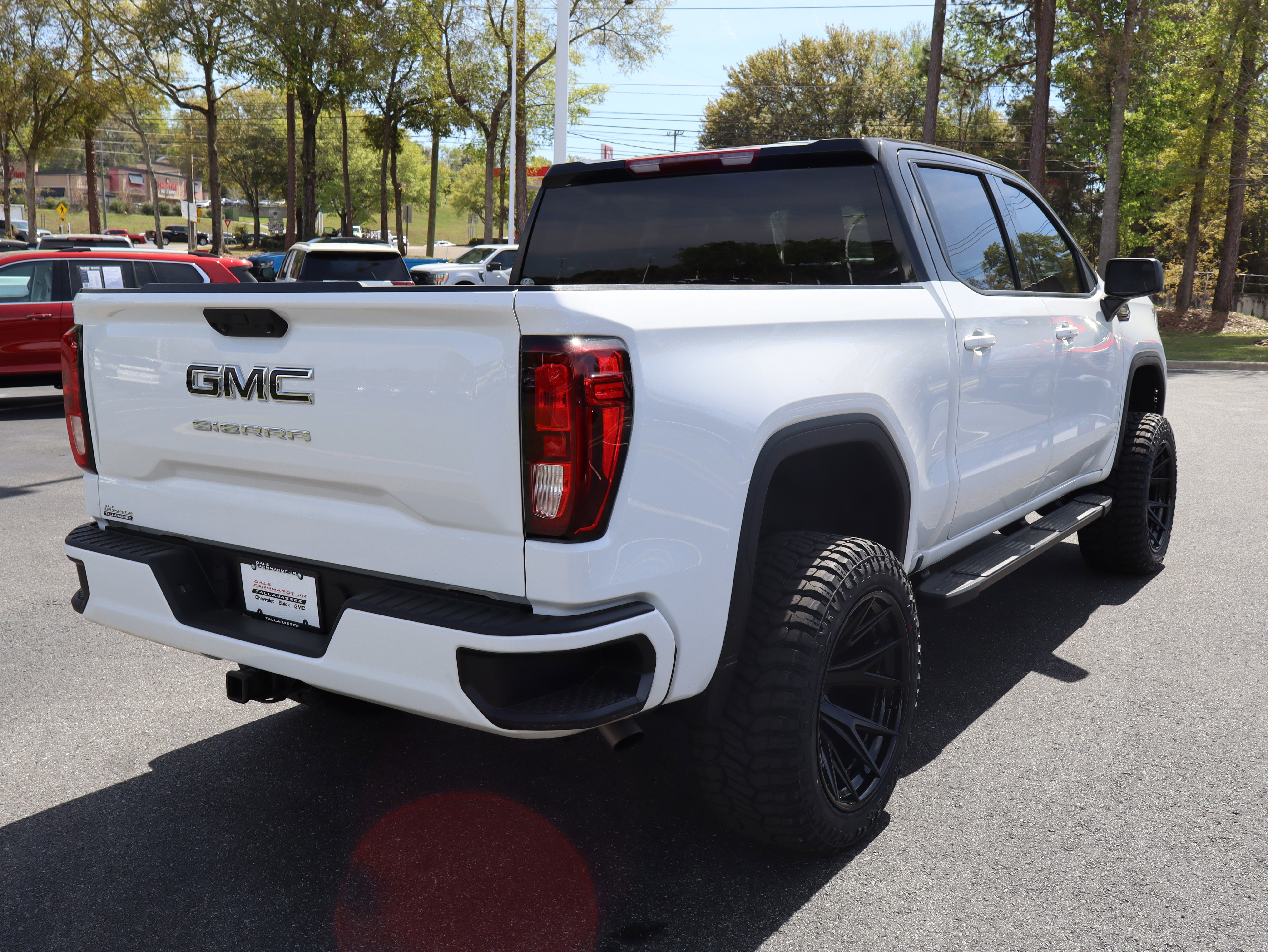 Used 2025 GMC Sierra 1500 Elevation AWD/4WD image 9