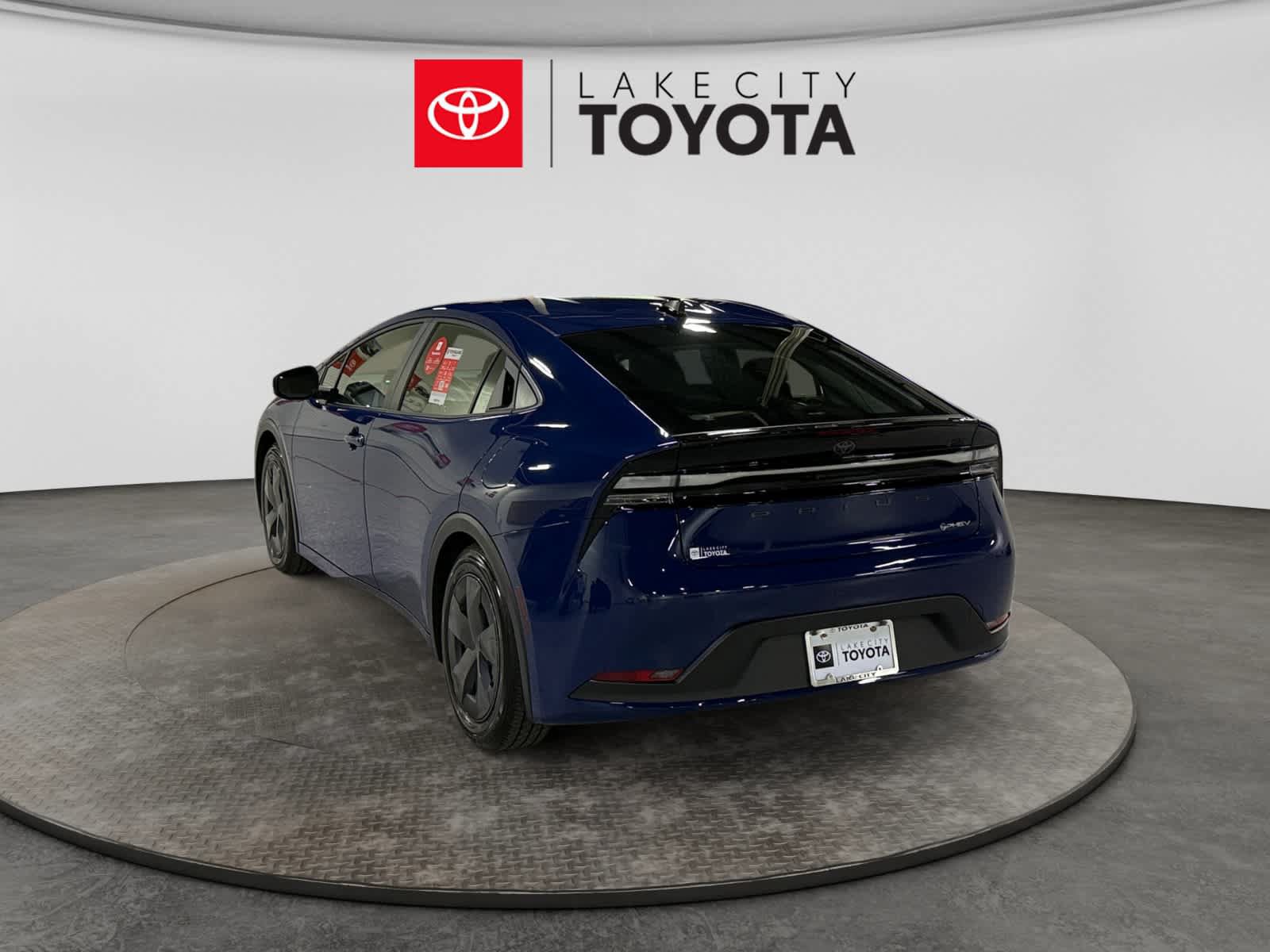 New 2027 Toyota Prius Plug-In Hybrid FWD image 4