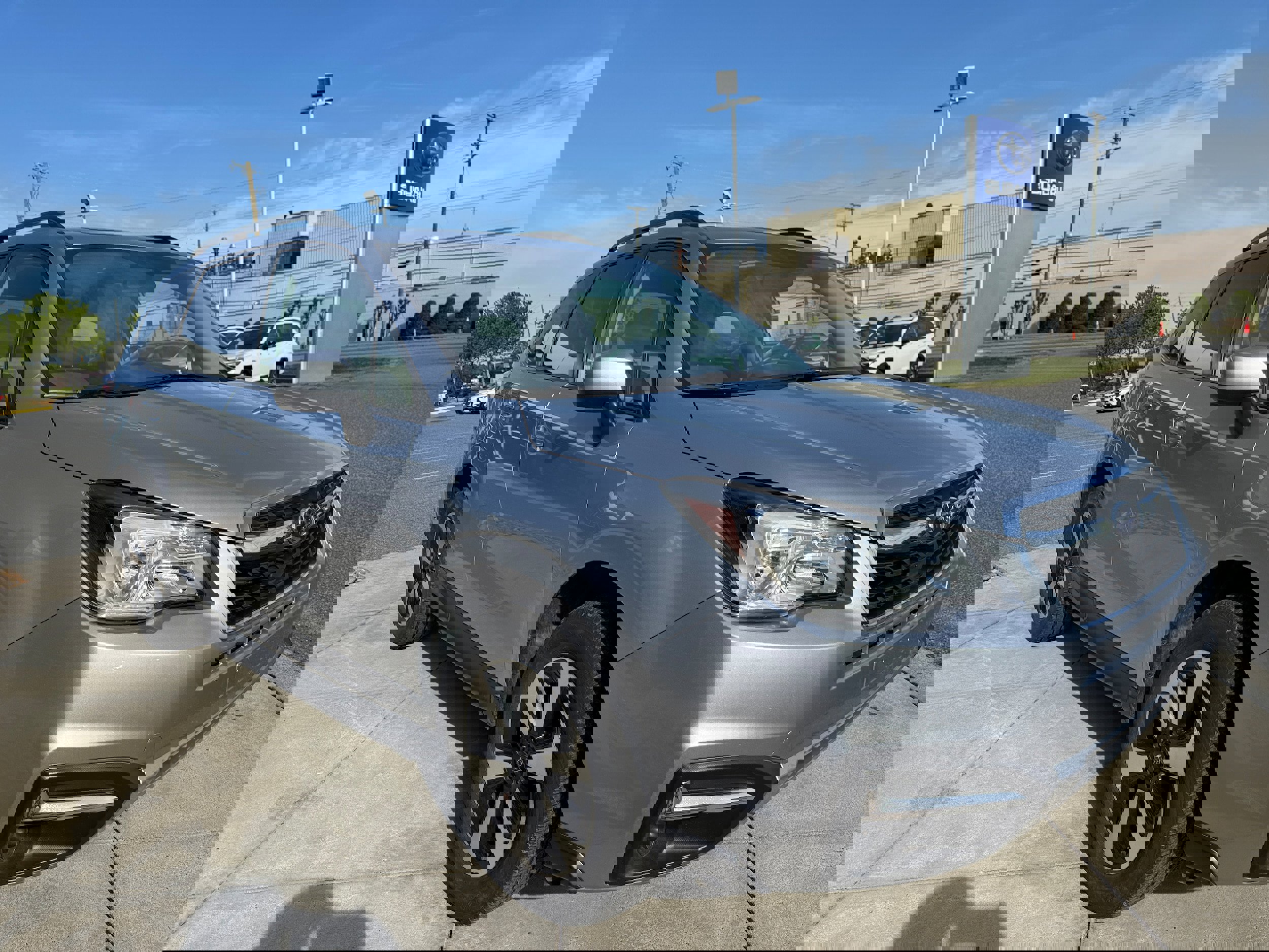 Used 2017 Subaru Forester 2.5i Premium w/ All-Weather Package image 4