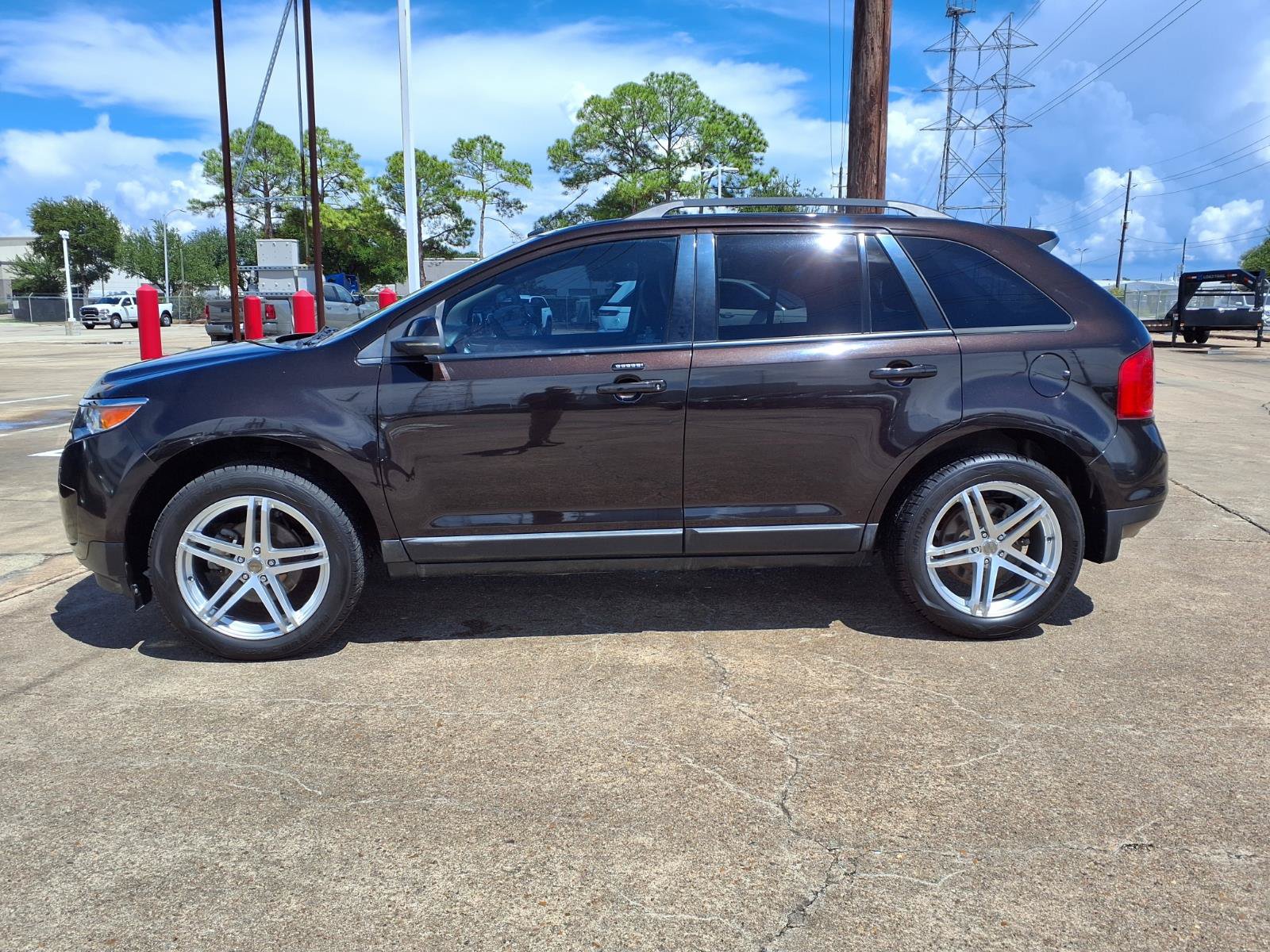 Used 2013 Ford Edge SEL FWD image 25