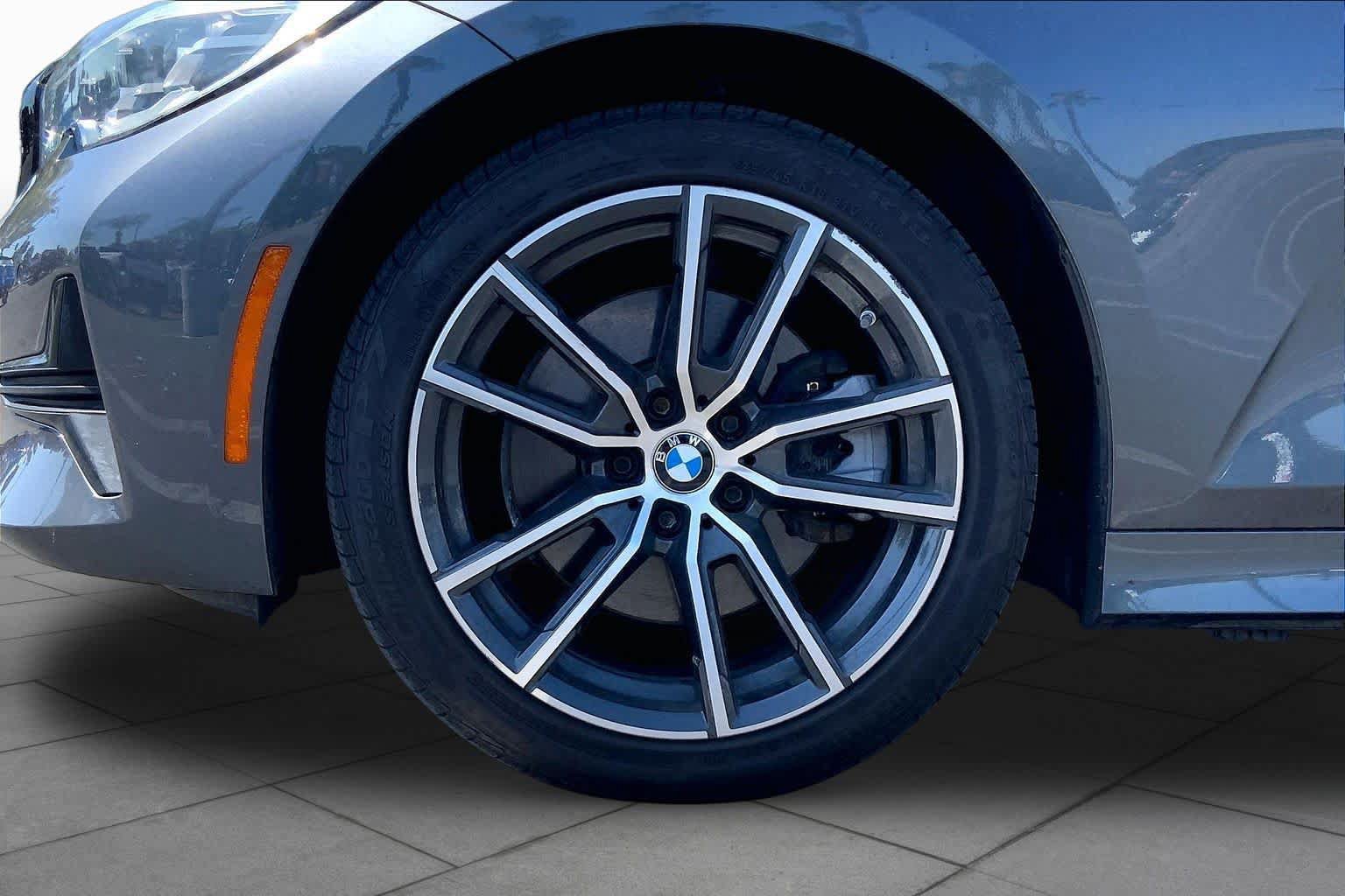 Used 2021 BMW 330i Sedan w/ Convenience Package RWD image 10