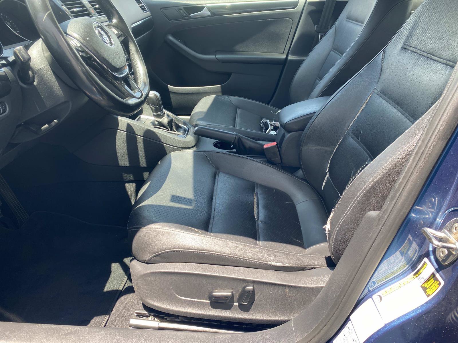 Used 2017 Volkswagen Jetta SEL FWD image 17