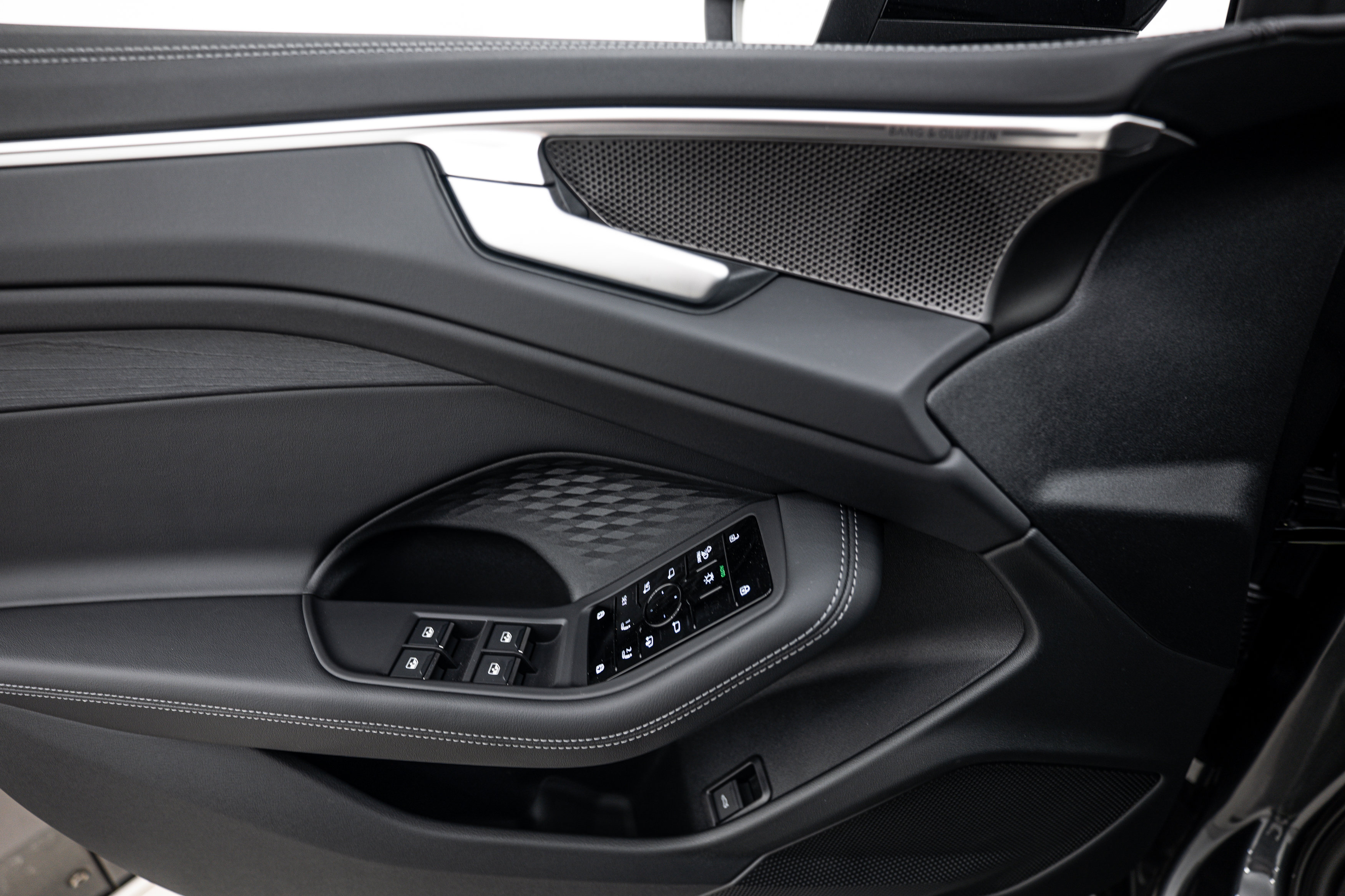 New 2026 Audi A6 Premium Plus AWD/4WD image 13