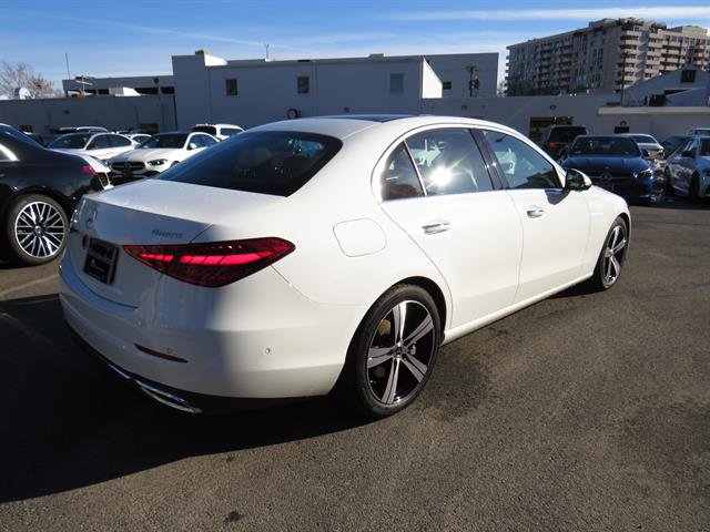 Used 2025 Mercedes-Benz C 300 4MATIC Sedan image 4