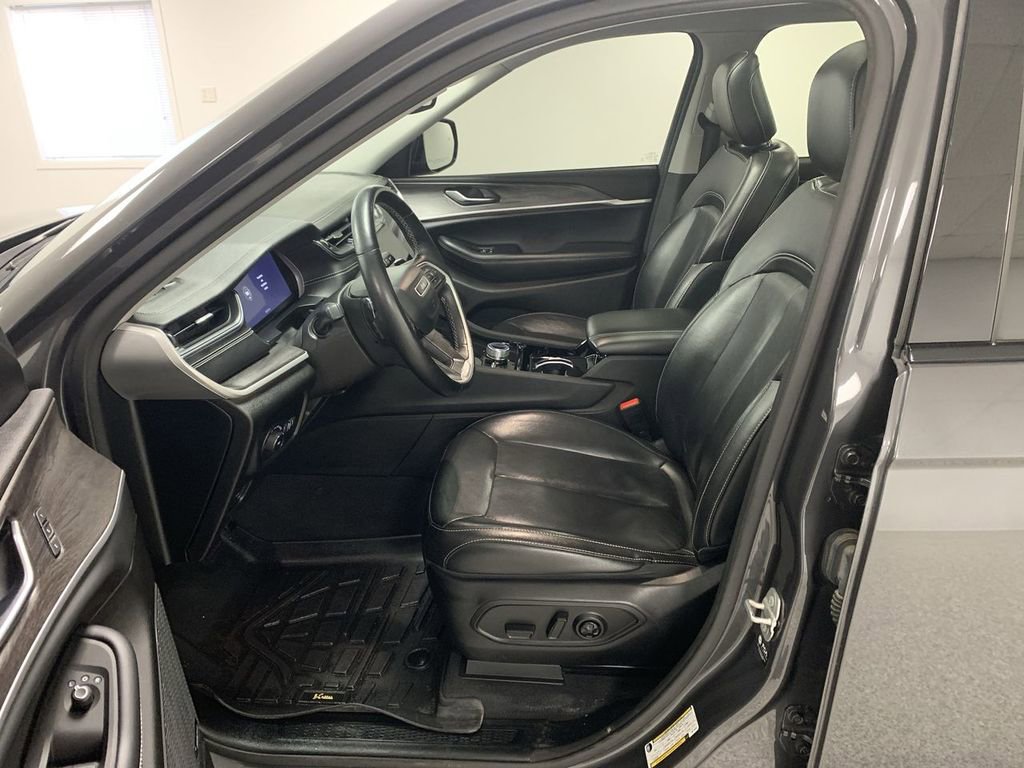 Used 2021 Jeep Grand Cherokee L Limited AWD/4WD image 10