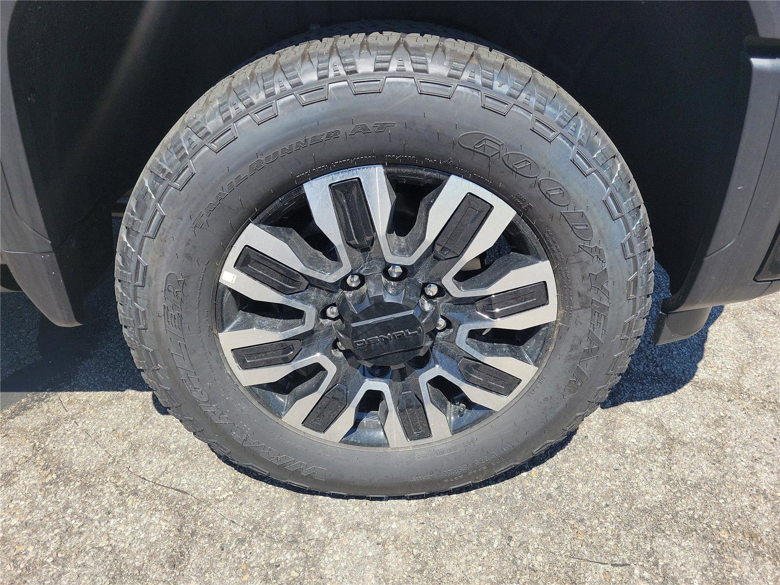 New 2026 GMC Sierra 2500 Denali Ultimate AWD/4WD image 6