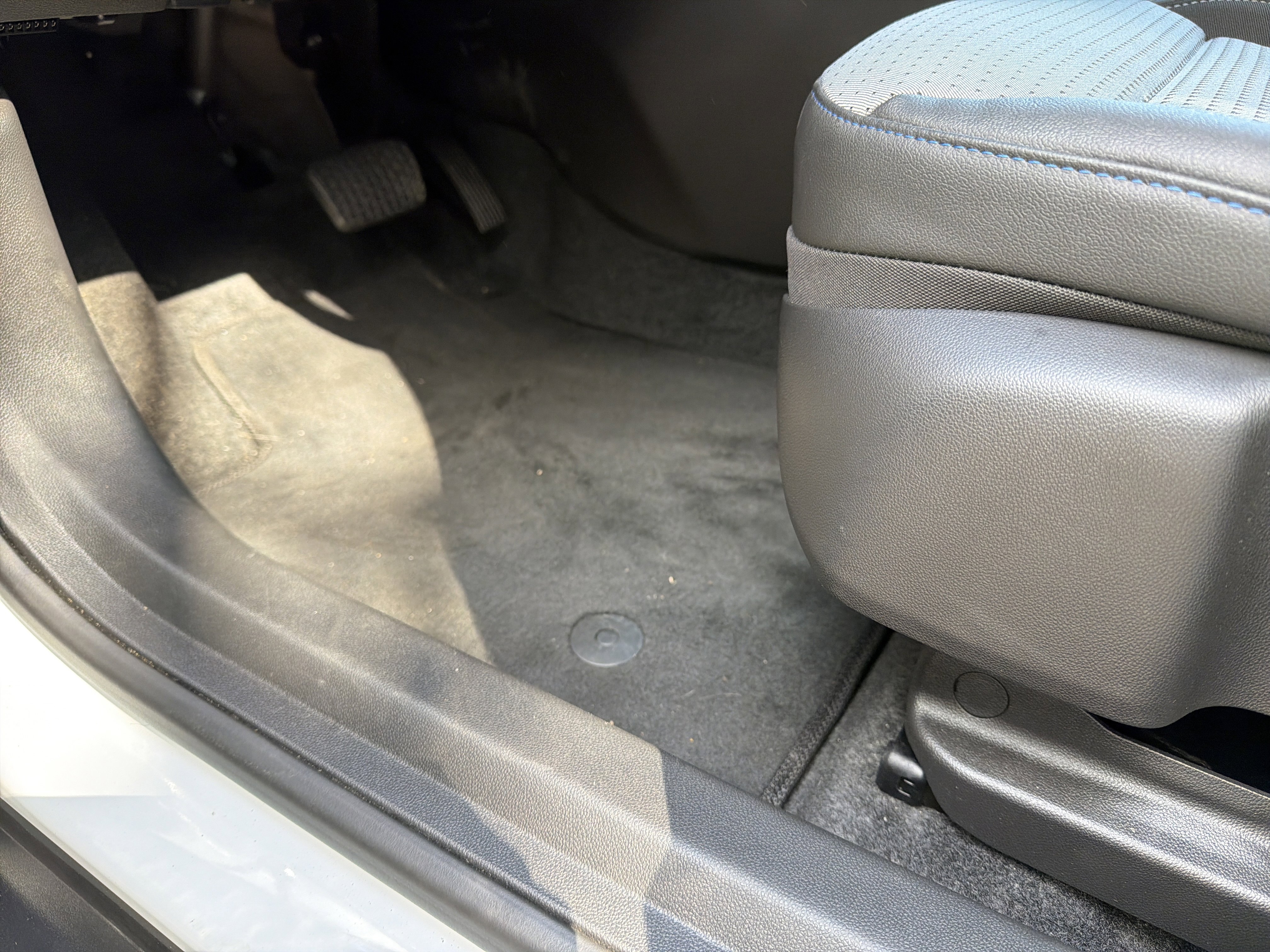 Used 2024 Chevrolet Trax LT w/ Driver Confidence Package image 17