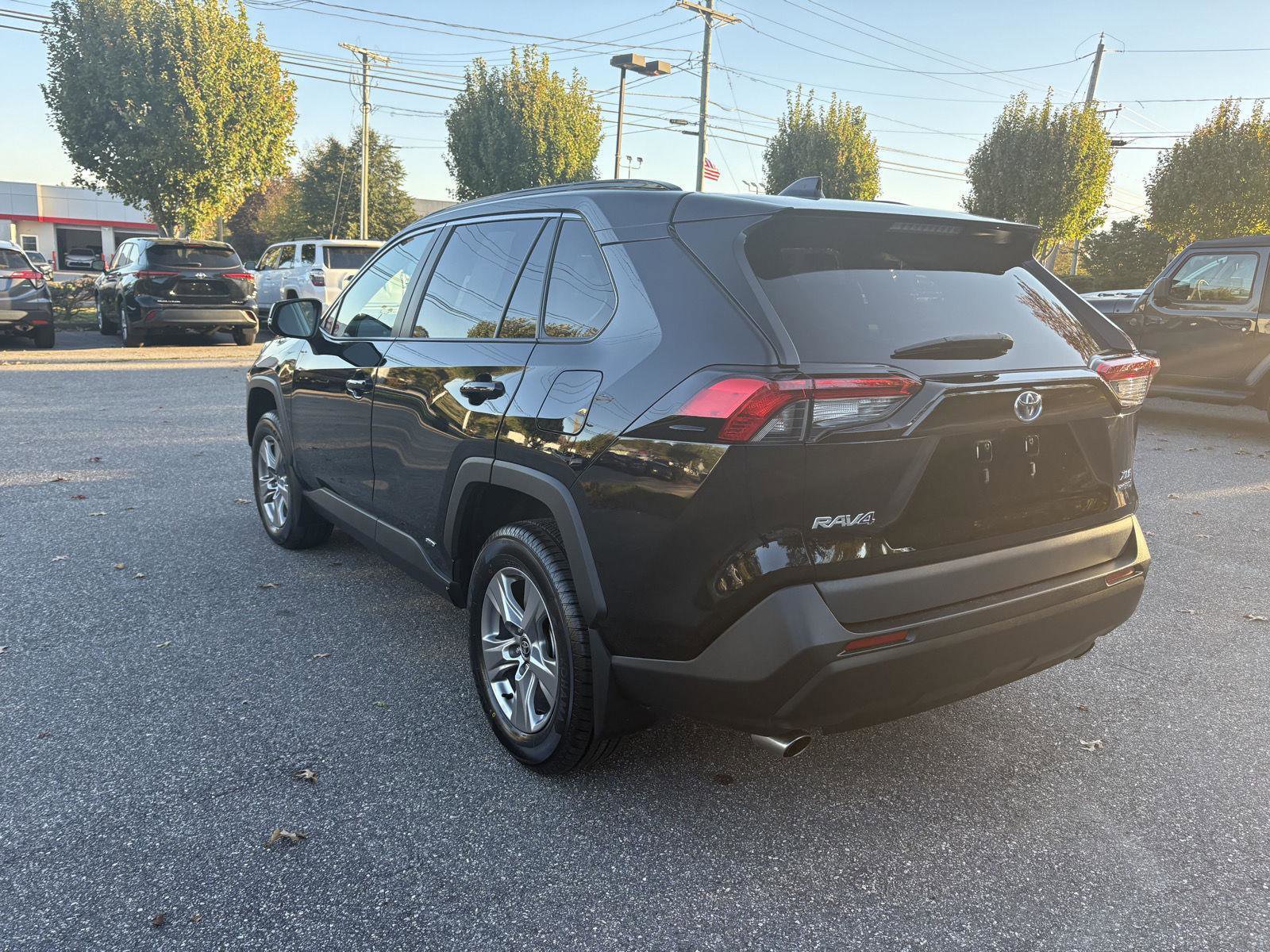 Used 2024 Toyota RAV4 XLE image 5