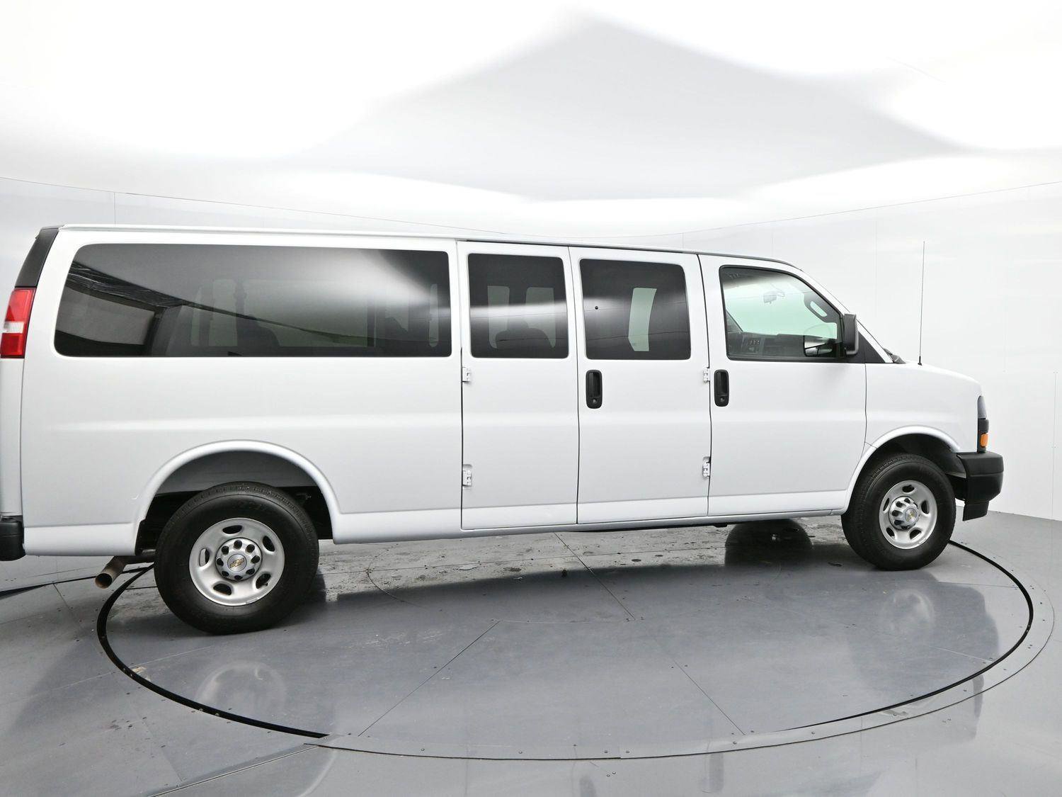 Used 2025 Chevrolet Express 3500 LS image 8