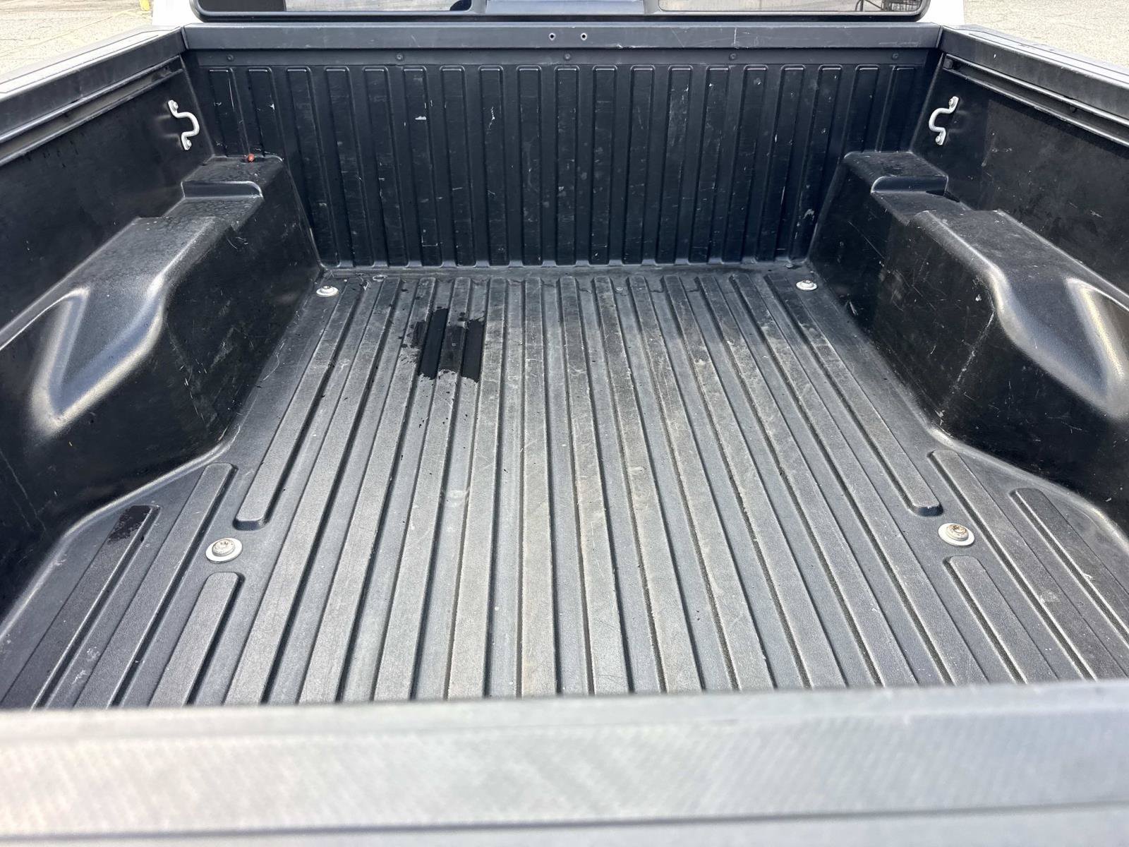 Used 2022 Toyota Tacoma SR5 RWD image 9
