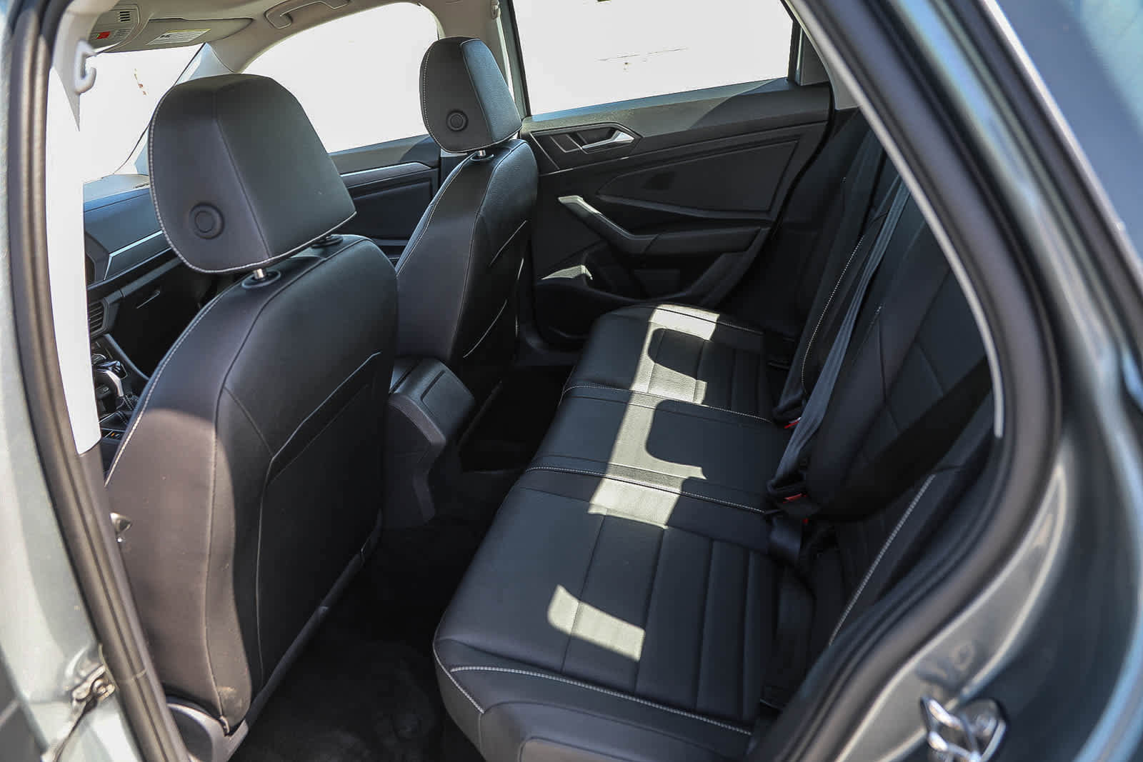 Used 2024 Volkswagen Jetta SE FWD image 18