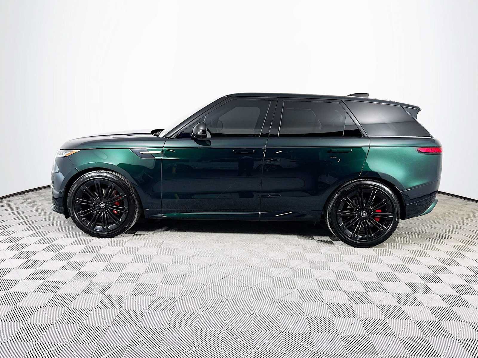 Certified 2025 Land Rover Range Rover Sport Dynamic SE AWD/4WD image 8