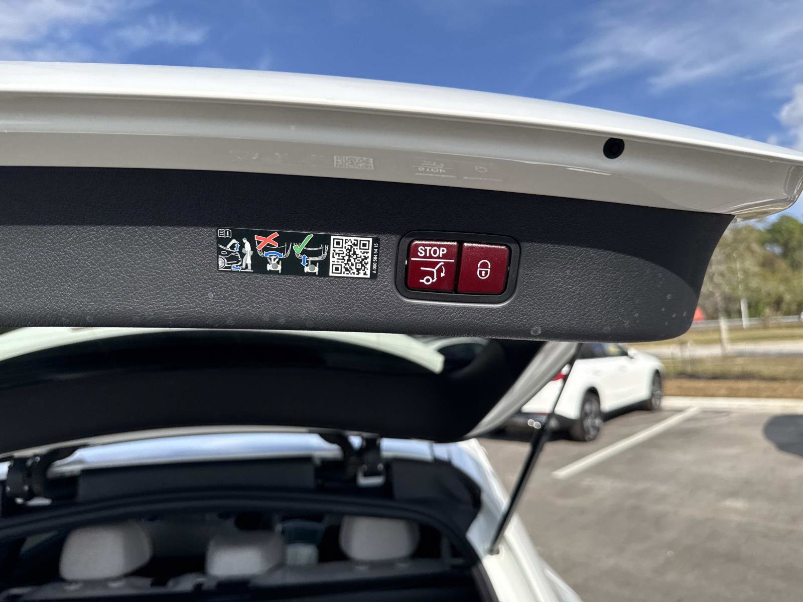 Used 2025 Mercedes-Benz GLC 300 image 13