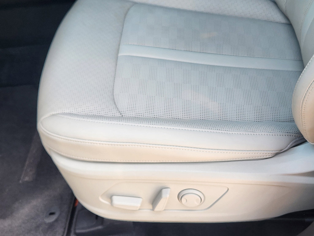 New 2025 Kia Sorento S image 15