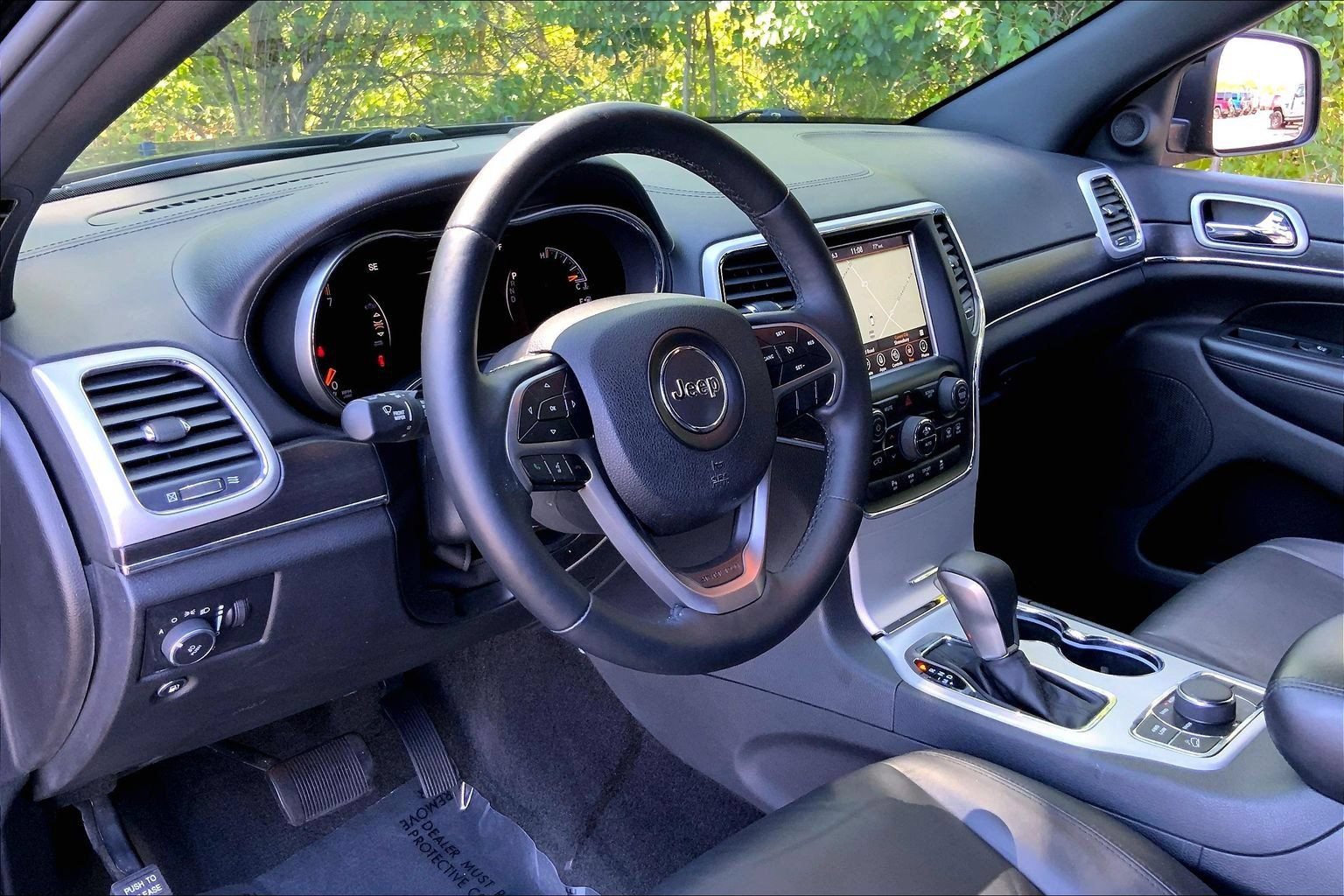 Used 2018 Jeep Grand Cherokee Limited AWD/4WD image 14