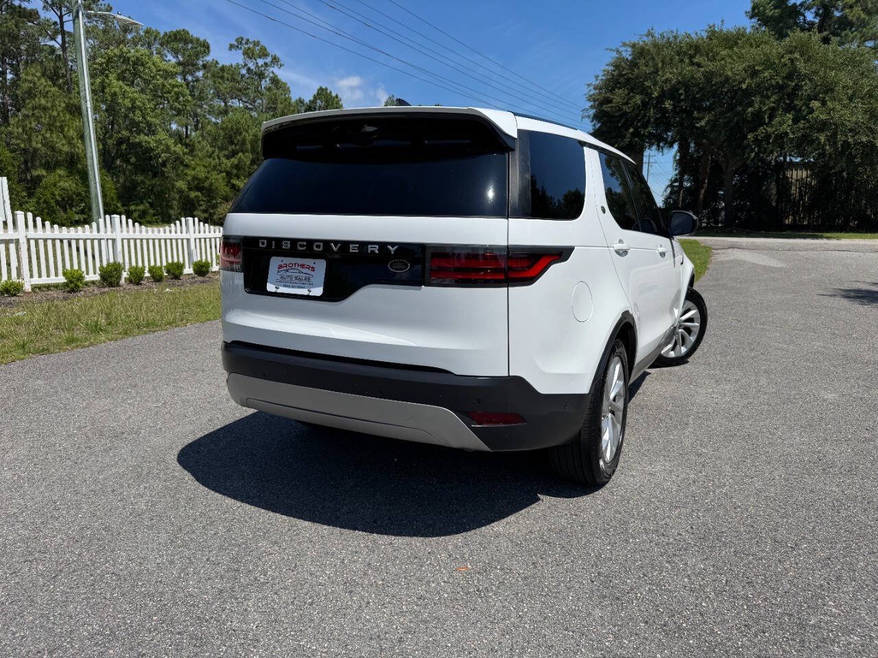 Used 2022 Land Rover Discovery S AWD/4WD image 34