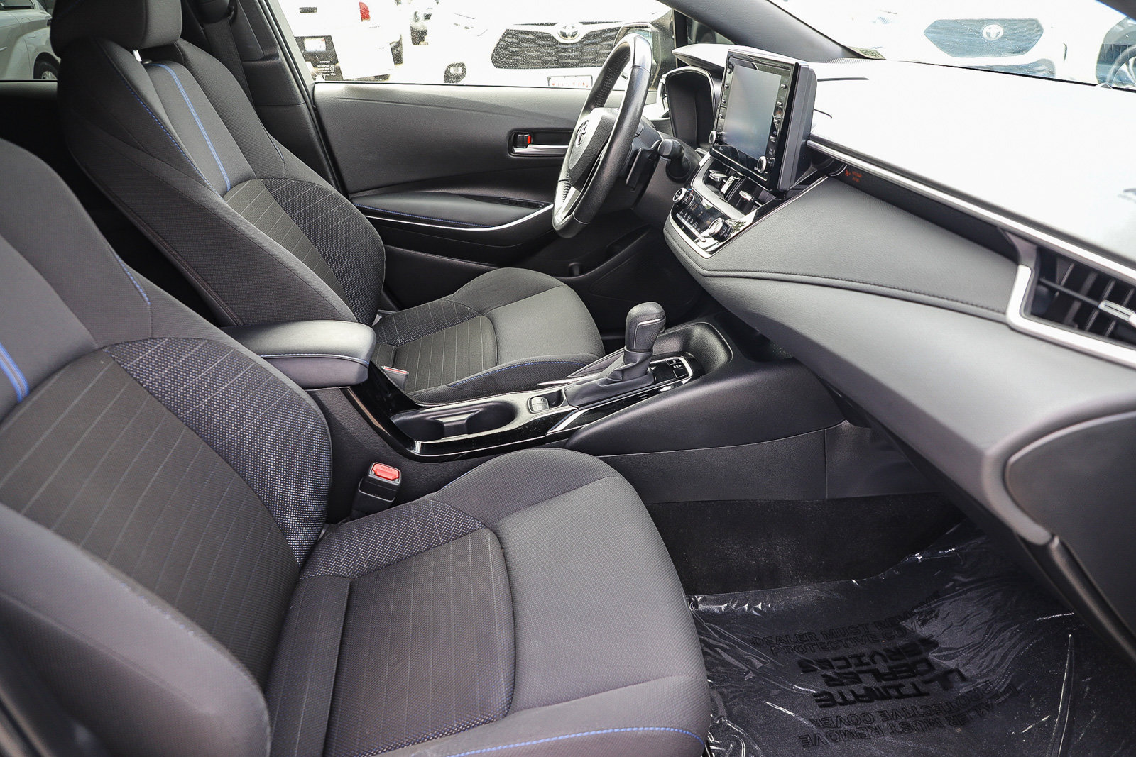 Used 2022 Toyota Corolla SE w/ SE Premium Package FWD image 16
