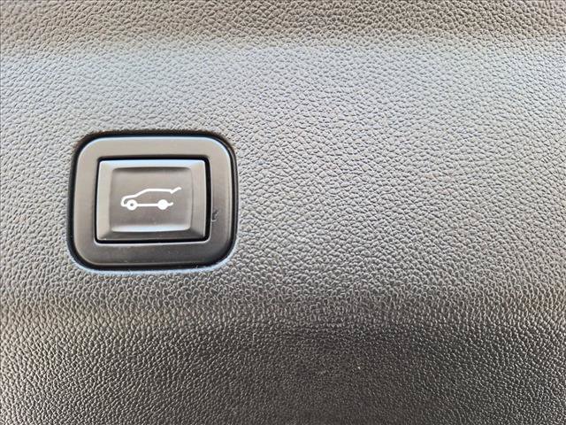 Used 2021 Chevrolet Tahoe Premier w/ Premium Package RWD image 7