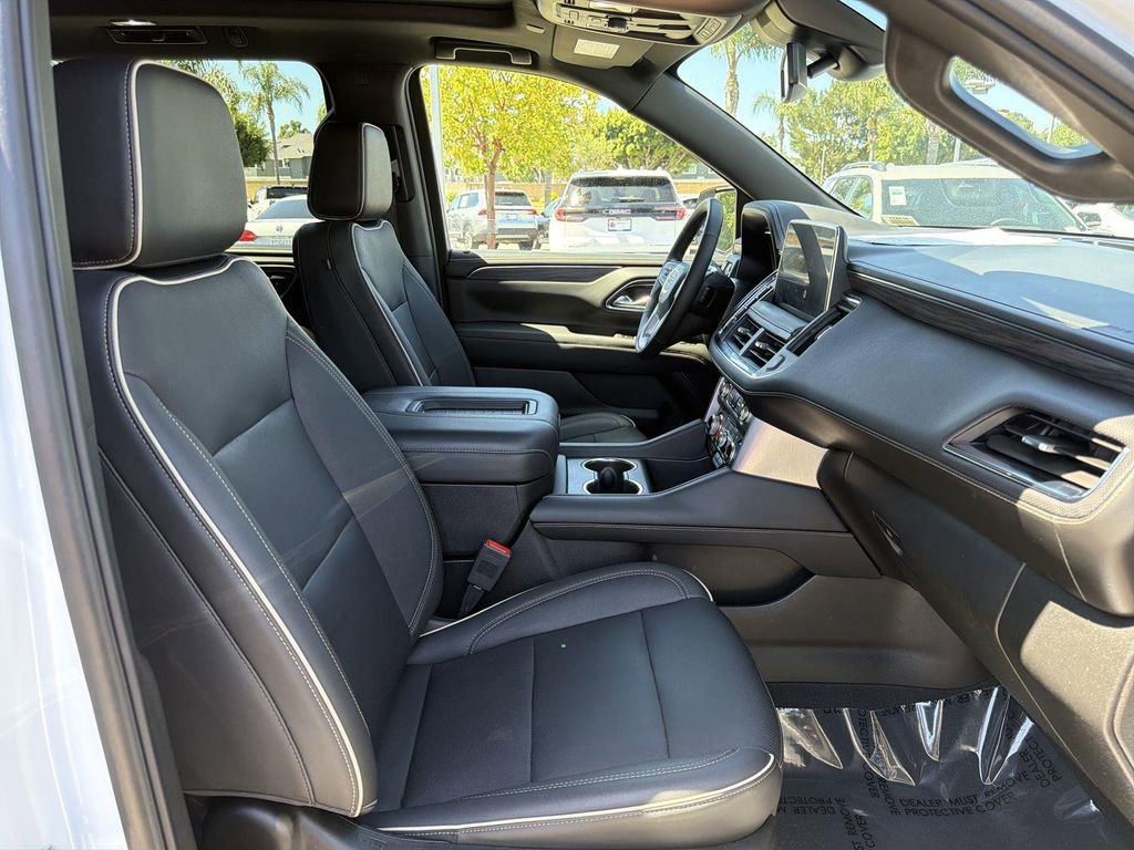 Used 2023 GMC Yukon XL SLT w/ SLT Premium Package AWD/4WD image 33