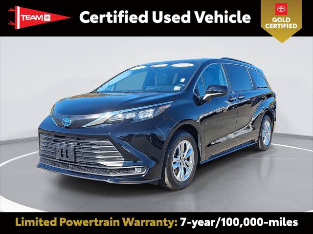 Certified 2025 Toyota Sienna XLE w/ XLE Plus Package AWD/4WD image 1