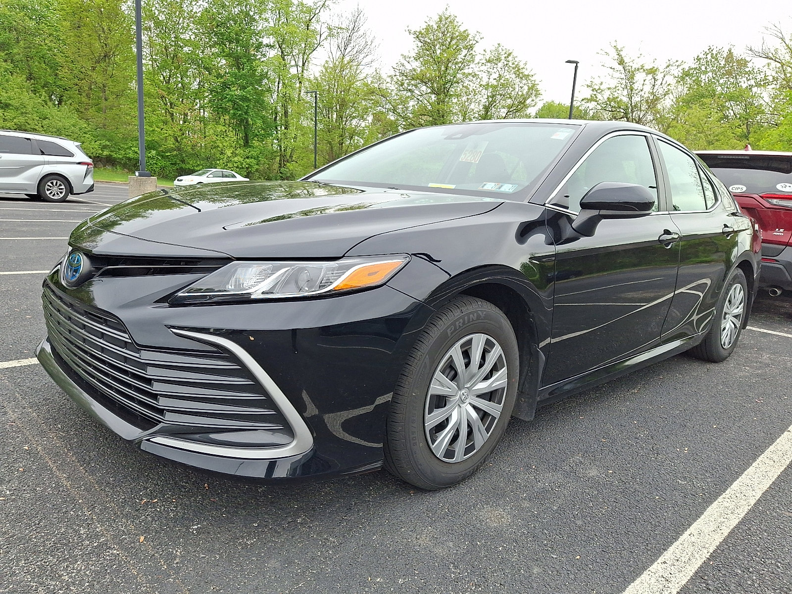Used 2022 Toyota Camry LE FWD image 2