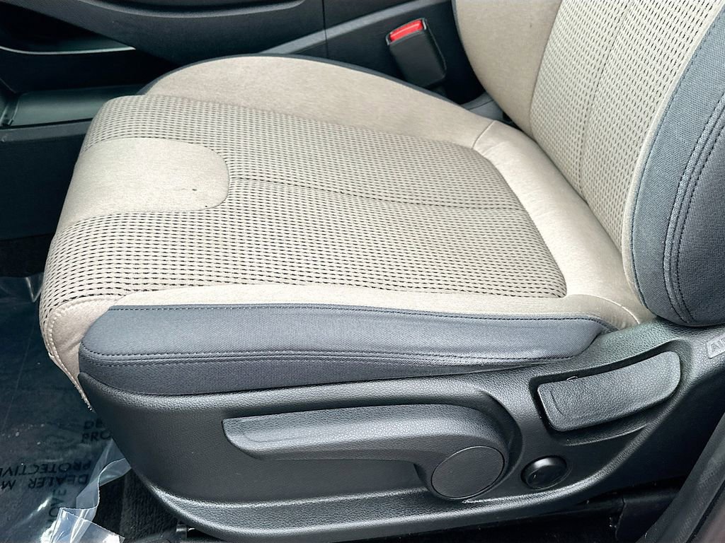 Used 2023 Hyundai Santa Fe SE image 25