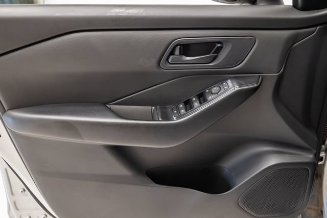 Used 2024 Nissan Rogue S FWD image 9