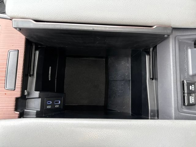 Used 2023 Toyota Sienna XLE FWD image 32
