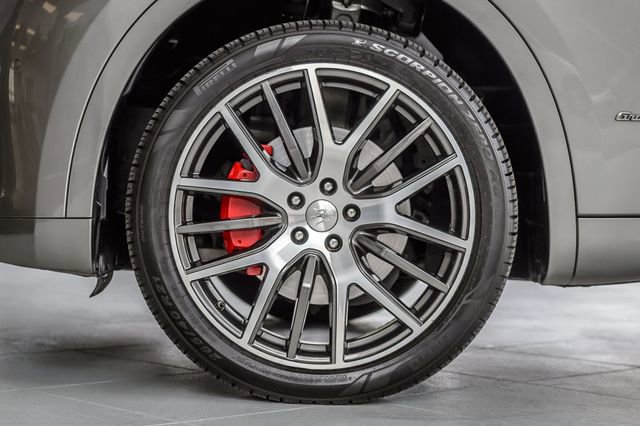 Used 2019 Maserati Levante GranLusso image 13