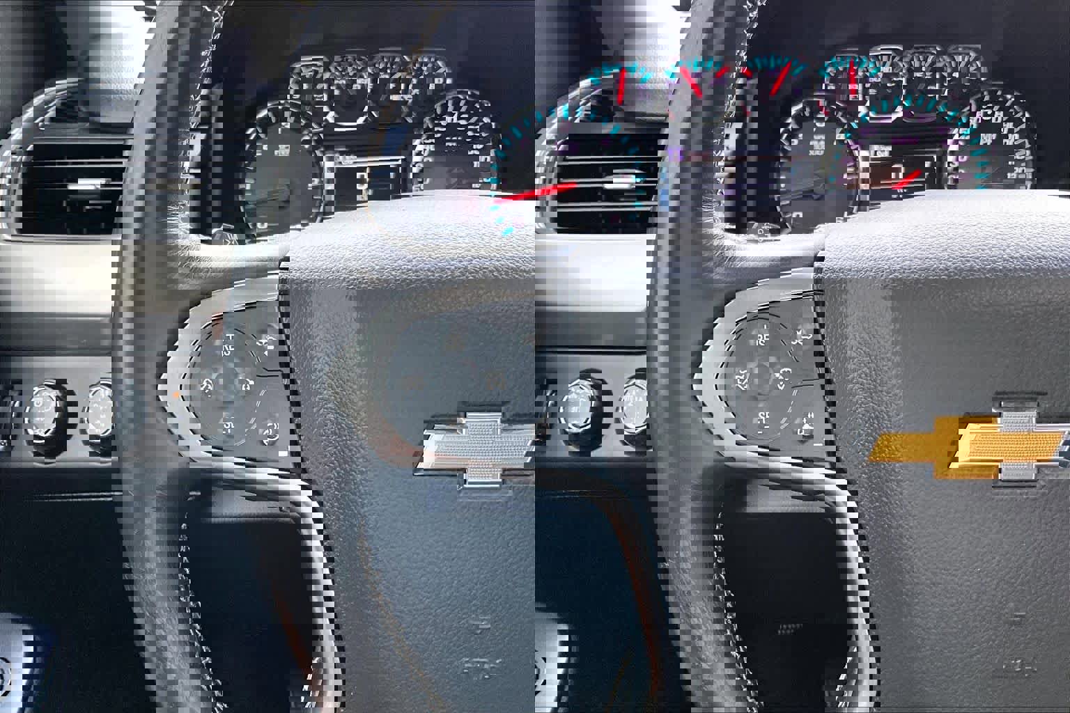 Used 2015 Chevrolet Tahoe LTZ AWD/4WD image 24