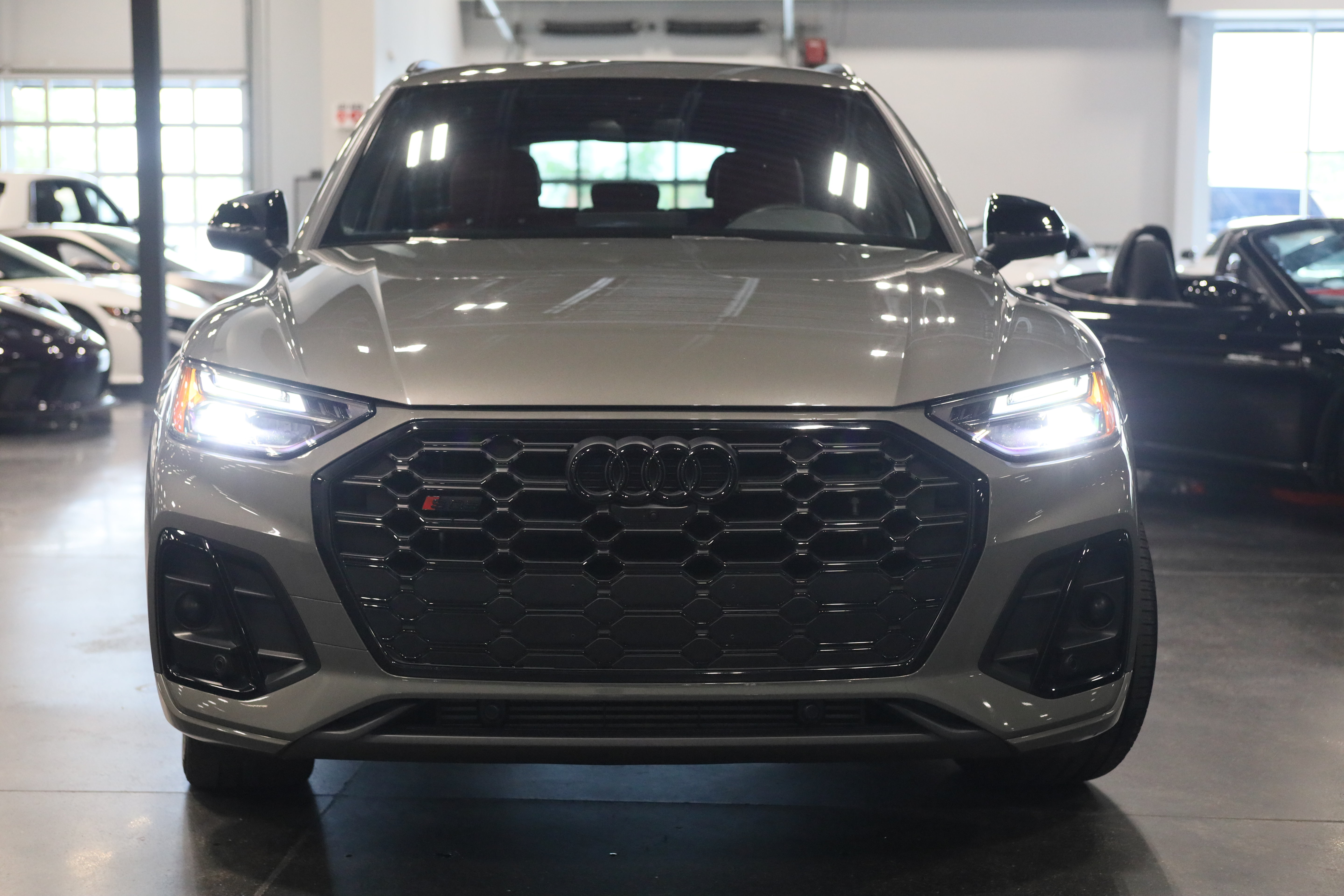 Used 2023 Audi SQ5 Premium Plus w/ Premium Plus Package AWD/4WD image 2