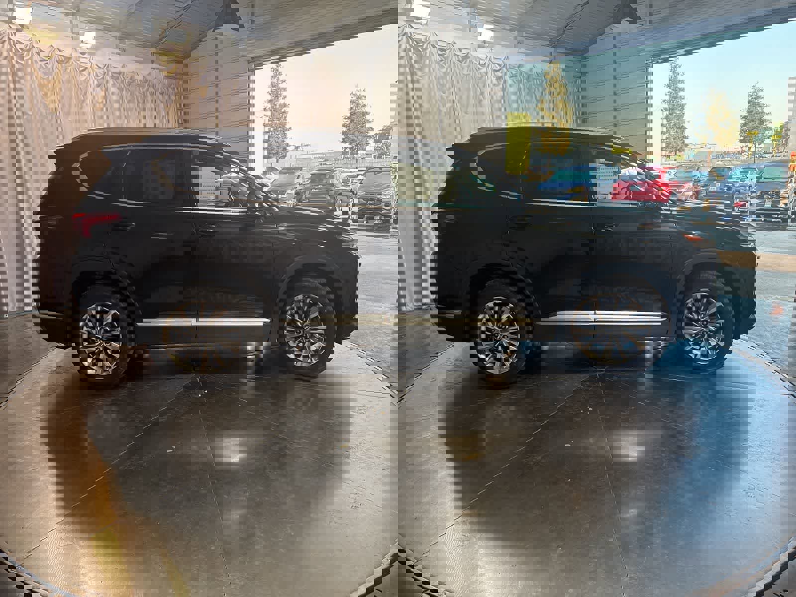 Used 2020 Hyundai Santa Fe SEL w/ Convenience Package image 4