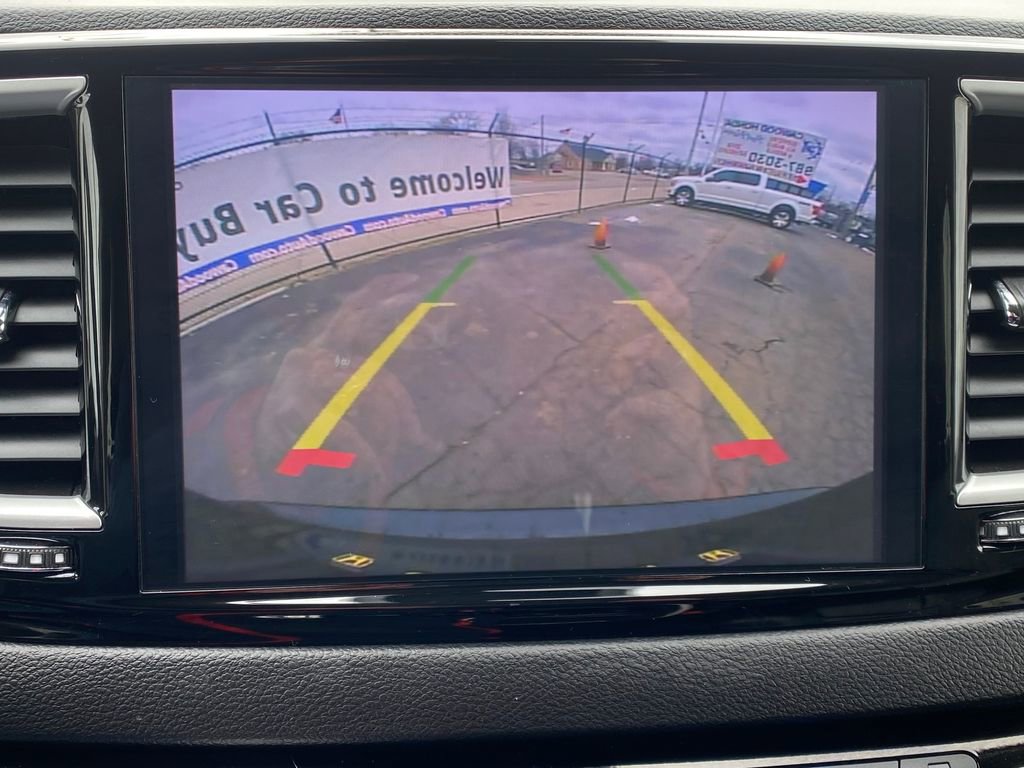 Used 2024 Chrysler Pacifica Touring-L image 27