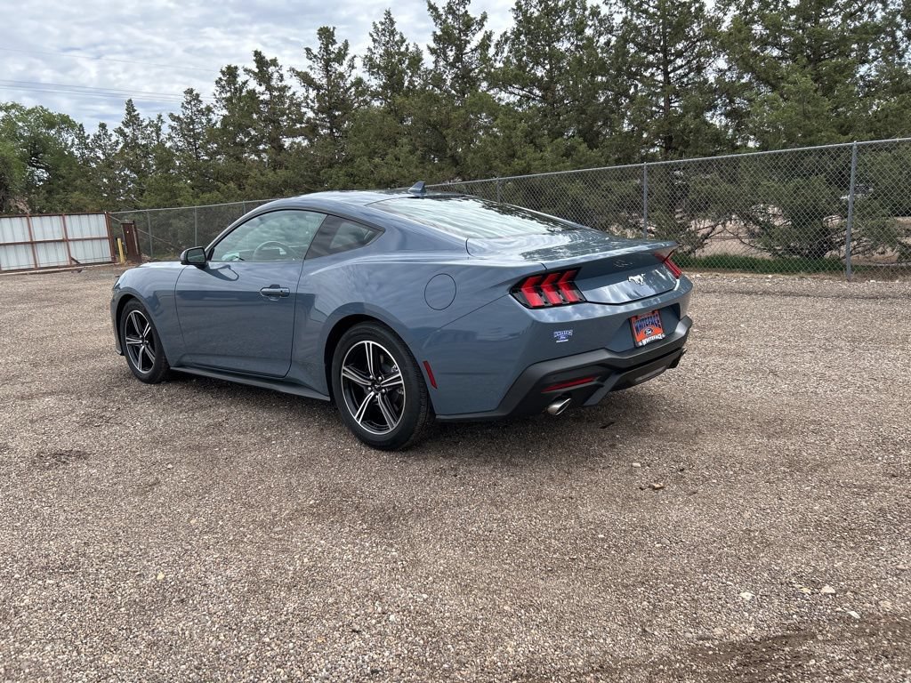 Used 2024 Ford Mustang Coupe RWD image 4