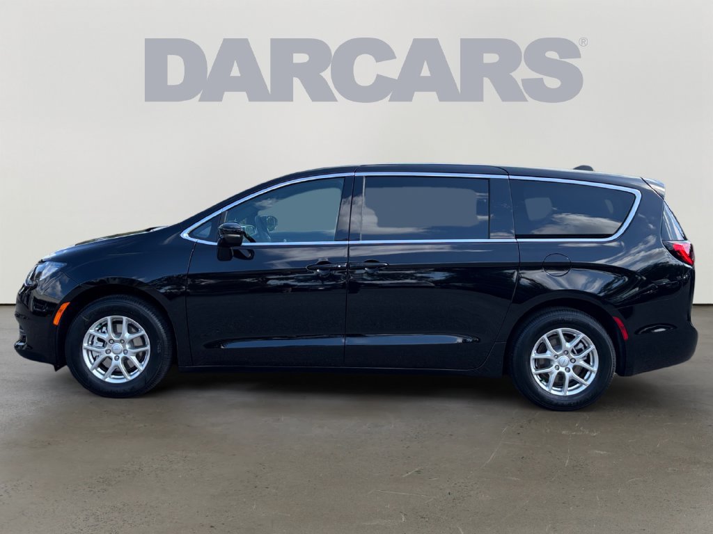 New 2027 Chrysler Pacifica LX FWD image 4